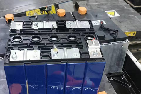 [哈尔滨阿城收废弃叉车蓄电池]废电池回收价值-附近回收UPS蓄电池